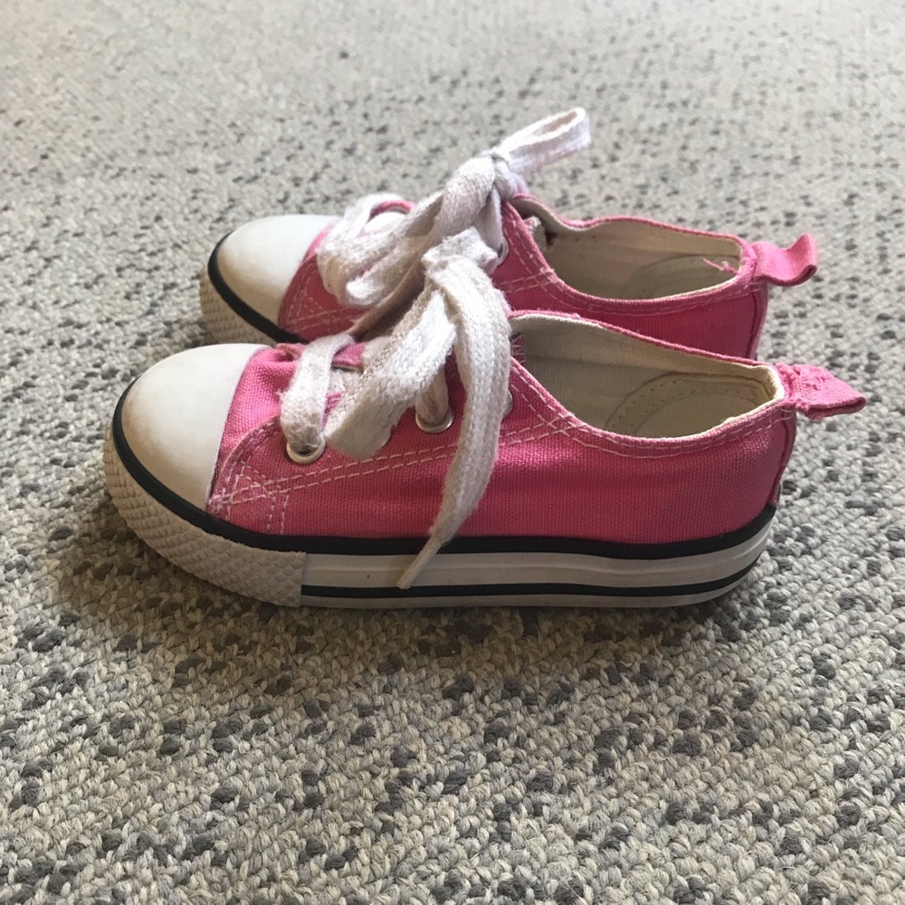 Koala Kids Canvas Lace-Up Sneakers in Pink